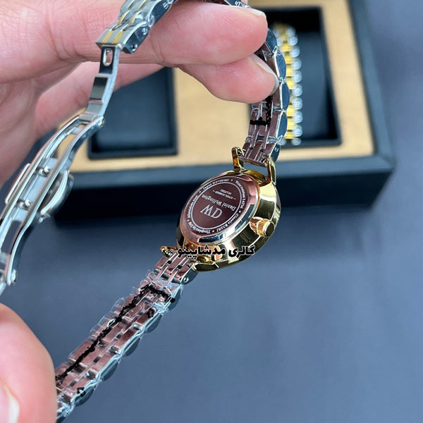 back-of--Silver-Gold-White-Dial-Watch2 نمای پشت ساعت مچی زنانه دنیل ولینگتون سیلور گلد